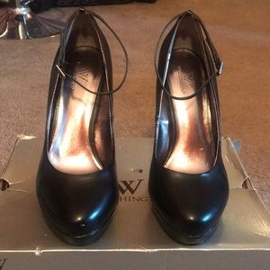 Black pumps w/ankle straps Sz 9.5
